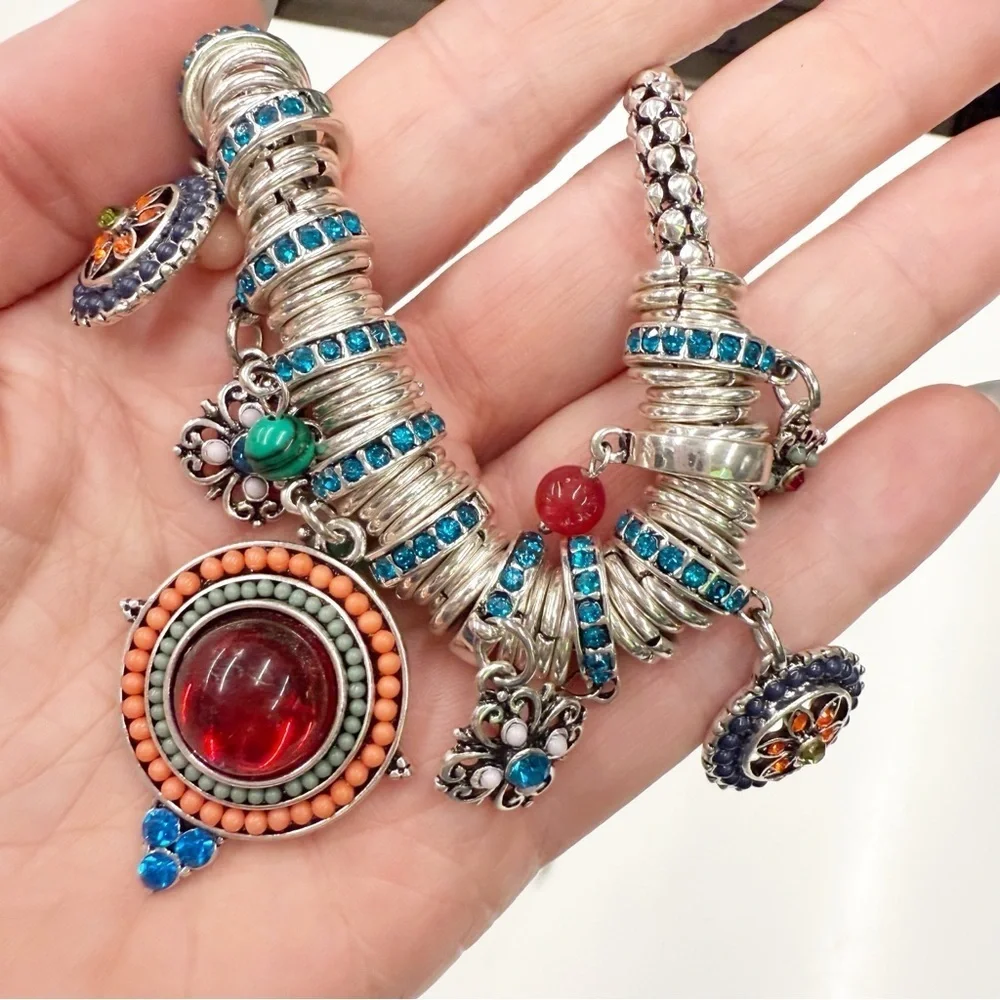 NWOT Boutique Bohemian Multicolor Rhinestone Pendants Chunky Silver Necklace